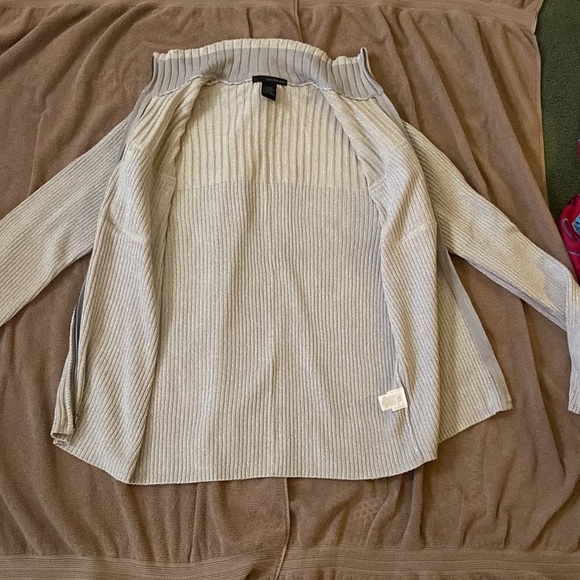 Calvin Klein XL cardigan sweater, great condition no wear or stains - Picture 3 of 6
